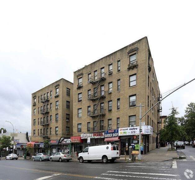 Photo - 2860 Decatur Ave