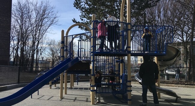 childens' park nearby - 72 Wales Ave Unit FL2
