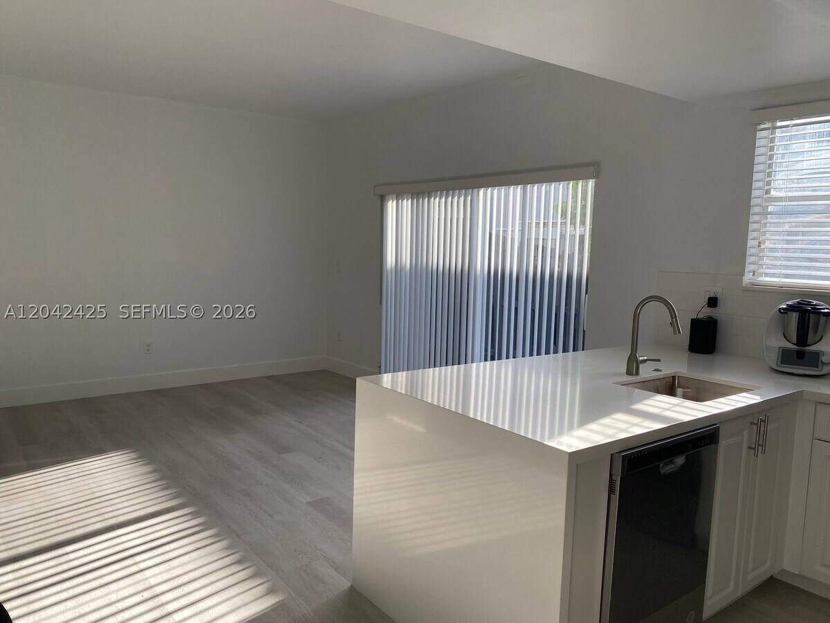 Photo - 5245 NW 112th Ave
