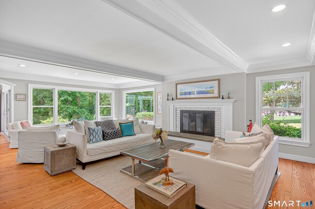 69 Richmondville Ave