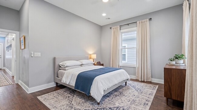 Photo - 50 Laidlaw Ave Unit 3