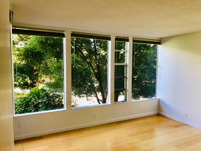 Photo - 5343 Broadway Ter Unit 206