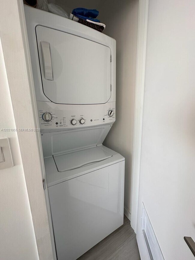 Photo - 480 NE 31st St Unit 1902
