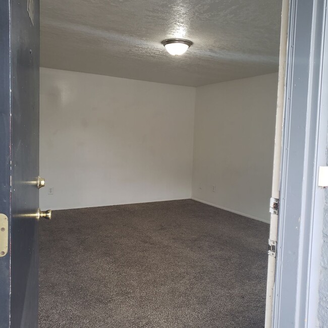 1B/1B Pet Friendly Apartment South of BYU - 1B/1B Pet Friendly Apartment South of BYU Unit HC-218