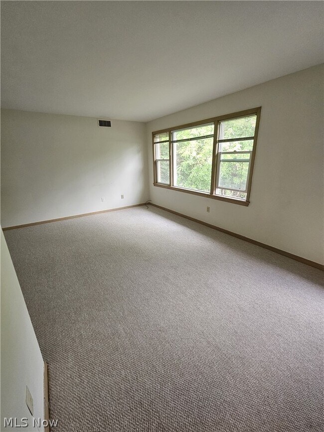 Photo - 2545 Kenilworth Rd Unit 11