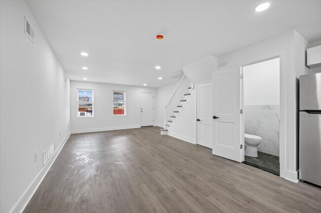 Photo - 5815 N 21st St