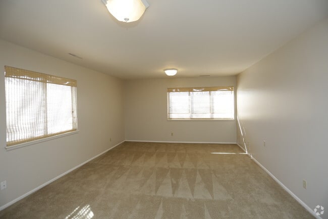Trianon Apartments & Townhomes