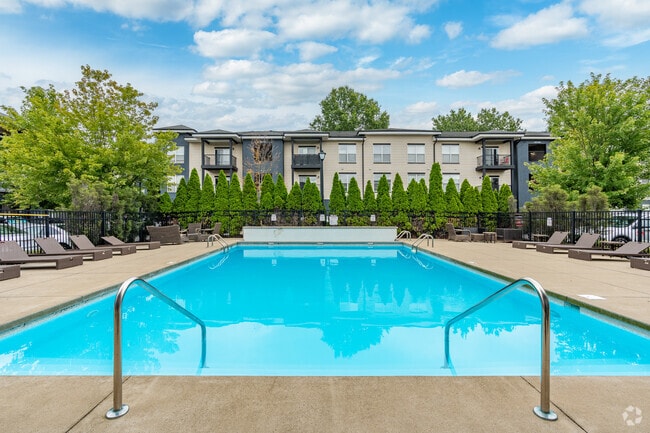 Building Photo - Dublin Square