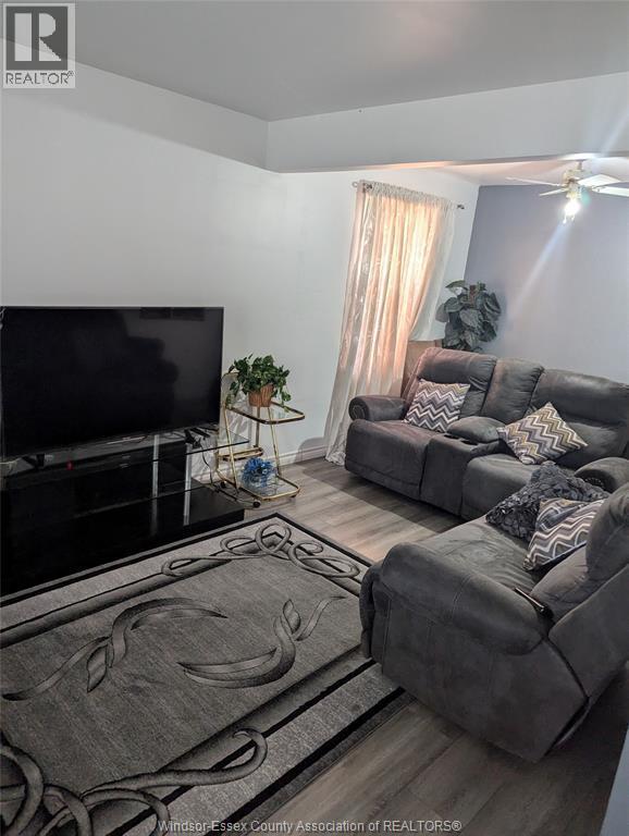 Photo - 856 Pillette Rd