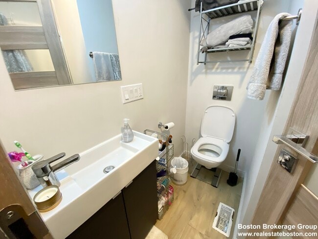 Photo - 118 Buttonwood St Unit 1