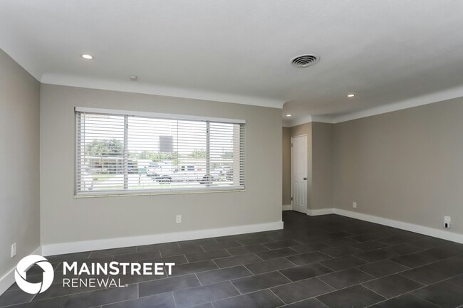 Building Photo - 8464 Hollyhock Ave Rental