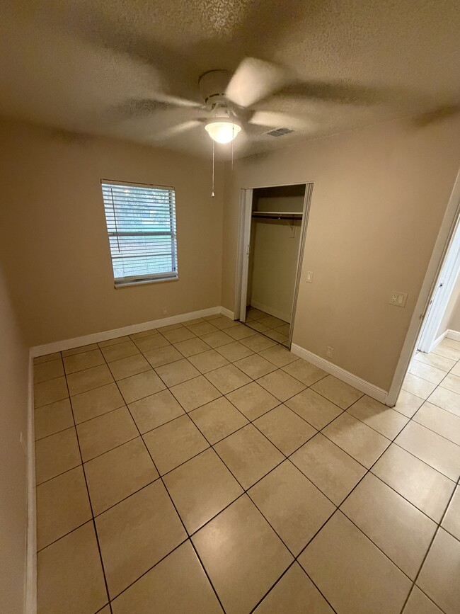 Photo - 5624 Struthers Ct