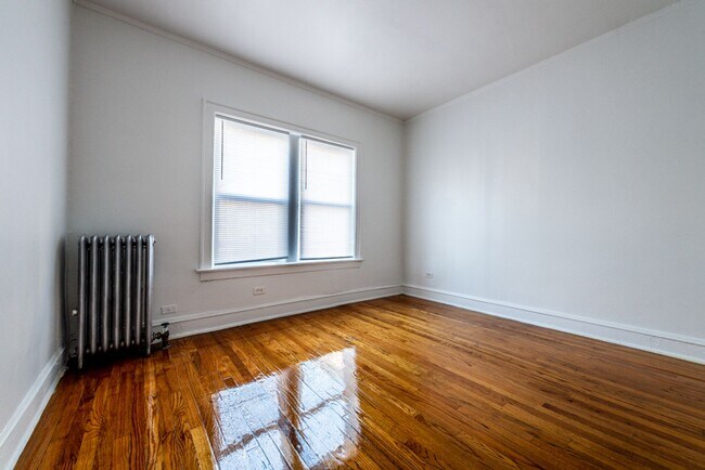 Photo - 7934-42 S Wabash Chicago, IL 60619