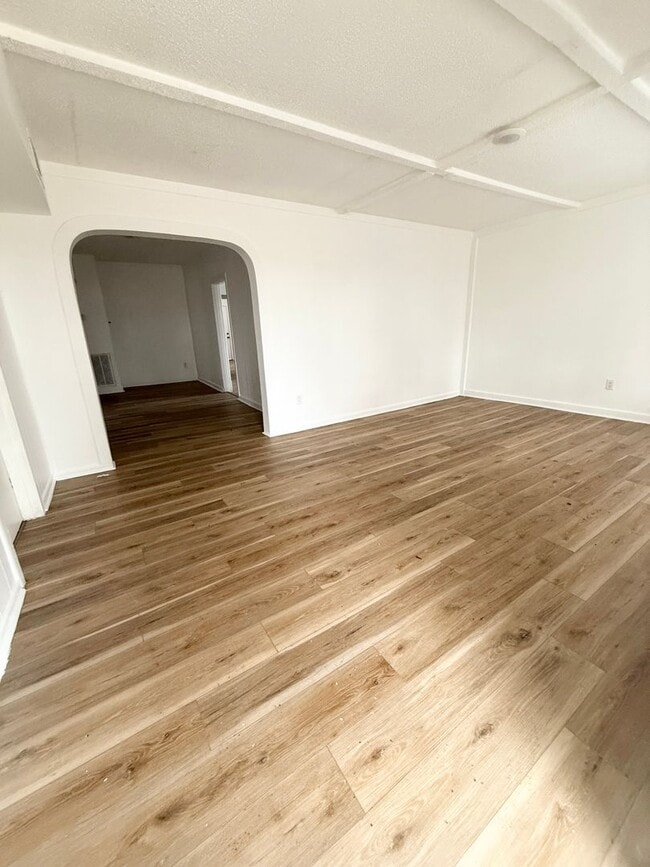 Photo - 1611 W 16th St