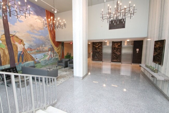 Photo - Luxury 1 Bedroom with Balcony, Pool & City Views – Hopkinson House