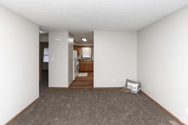 2BR, 1BA - 850SF