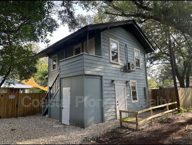 Photo - 115 W Plymouth St Unit B