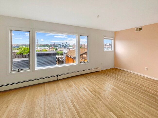 Building Photo - 8913 Riverside Pl Unit 3