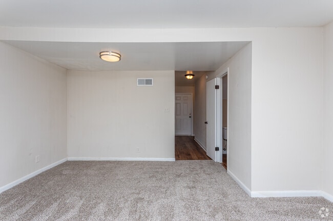 2BR, 1.5BA - 1,100 SF