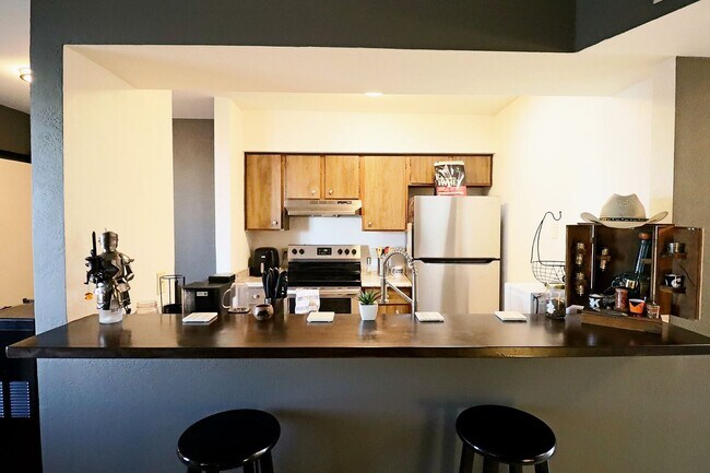 Photo - Welcome to this stunning  Unfurnished 2-bedroom, 2-bathroom home centrally Located!