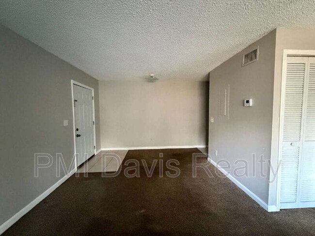 Photo - 1845 Lindberg Dr Unit Apt 28