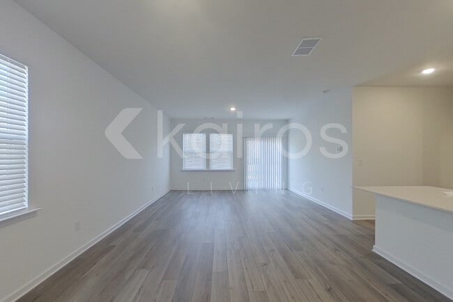 Photo - 210 Birch Ave