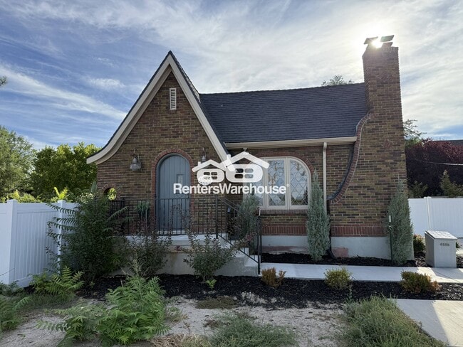 Building Photo - 4555 Highland Dr.