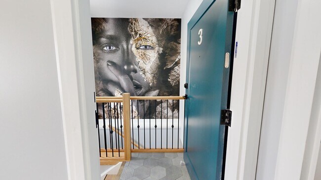 Photo - ULTRA MODERN ONE BEDROOM WITH SIX APPLIANCES Unité 3