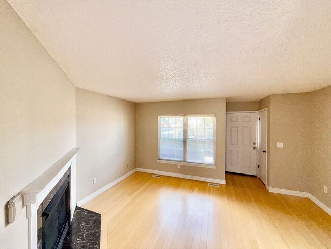 Photo - 8084 Lexington Park Dr
