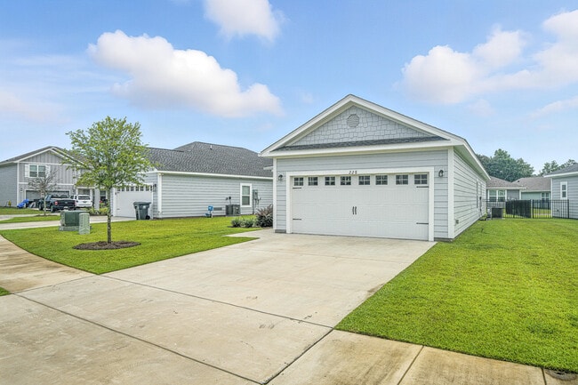 Photo - 228 Speckled Trout Ln N