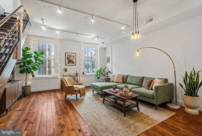 Photo - 120 N 3rd St Unidad 3R