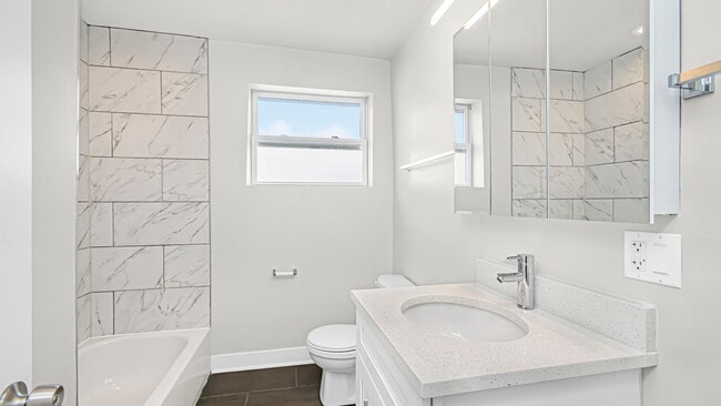 Photo - 6459 N Wayne Ave Unit 2