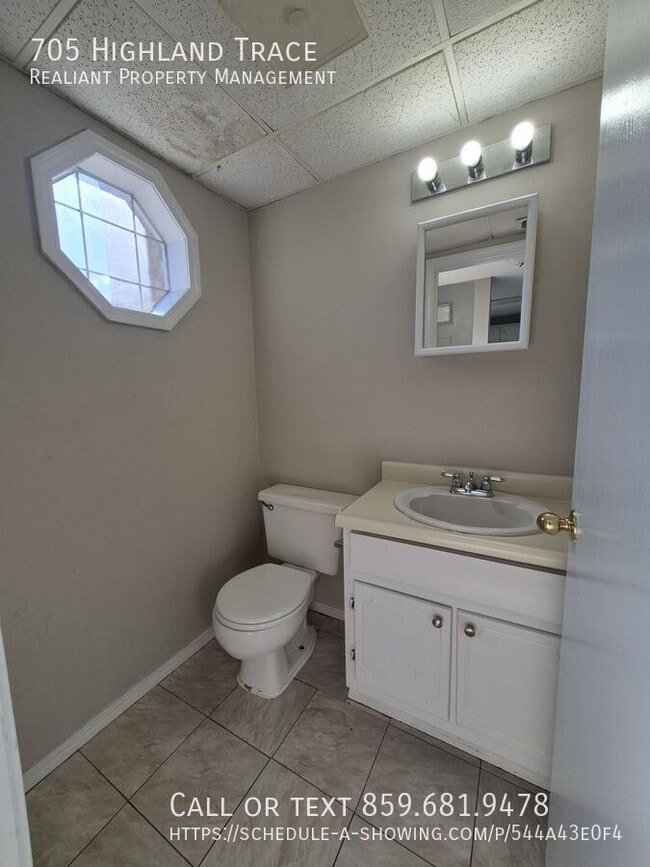 Photo - 705 Highland Trce