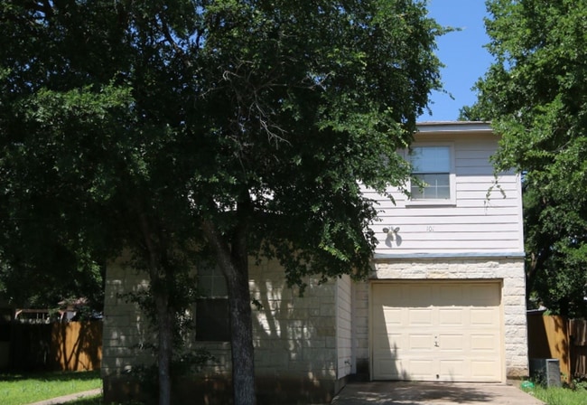Building Photo - Lovely Cedar Creek Home on Large Shaded Lot