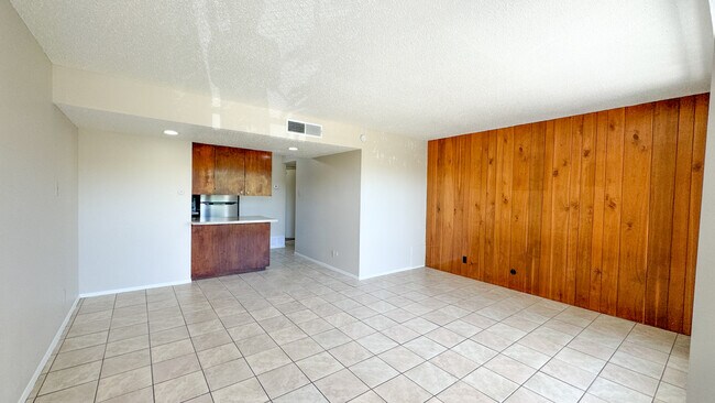 Photo - Diplomat Apartments