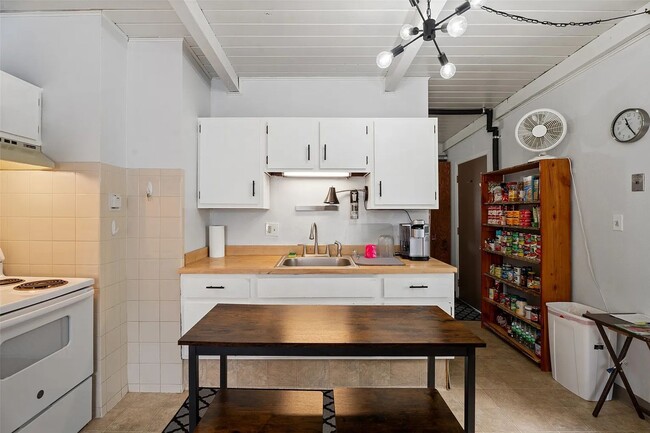 Photo - 3220 Clark St Unidad 3220 S. Clark St