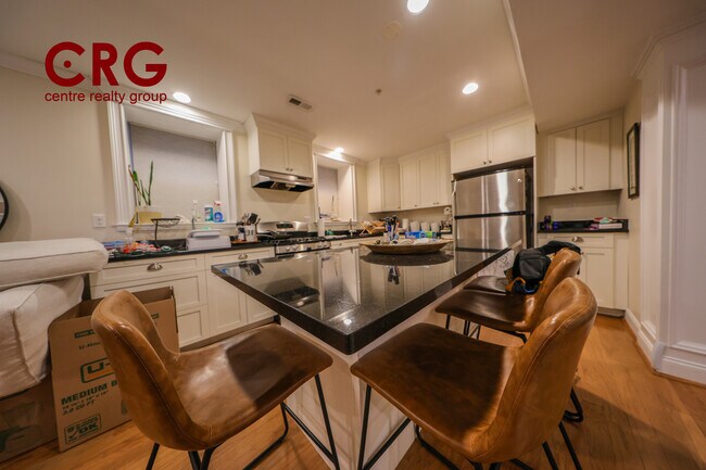 Building Photo - 1803 Beacon St Rental