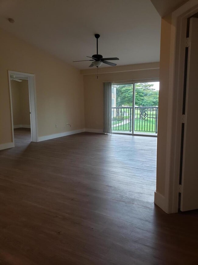 Photo - 700 Crestwood Ct S
