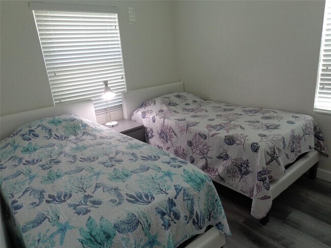 Photo - 2435 NE 183rd St