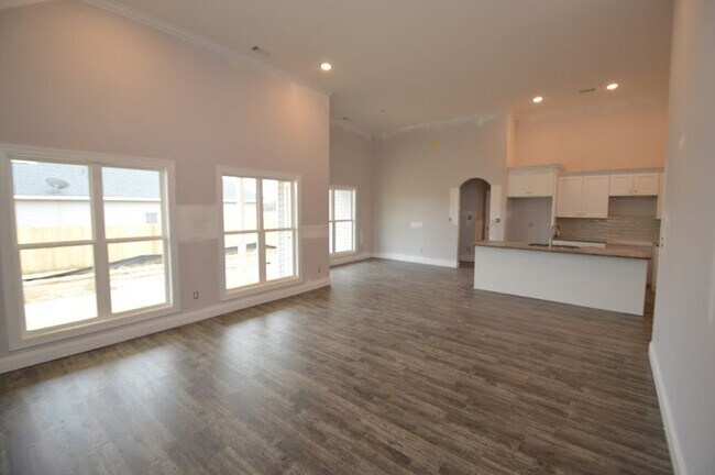 Photo - 700 Adirondac Way