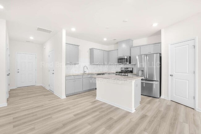 Photo - 796 Earhart St NW