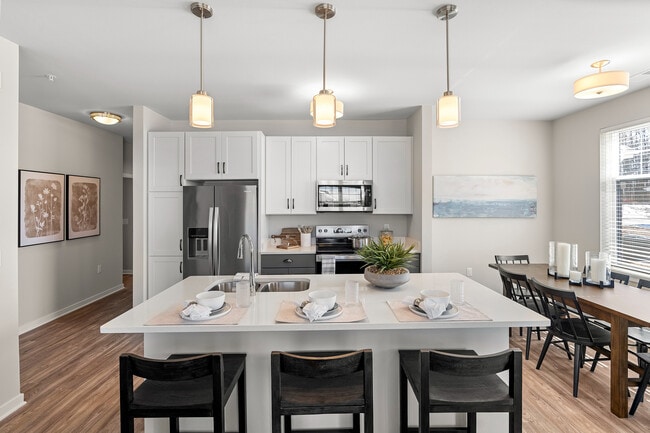 Building Photo - Seasons at Grafton Rental