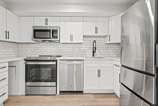 Building Photo - 2753 Macomb St NW Unit 1