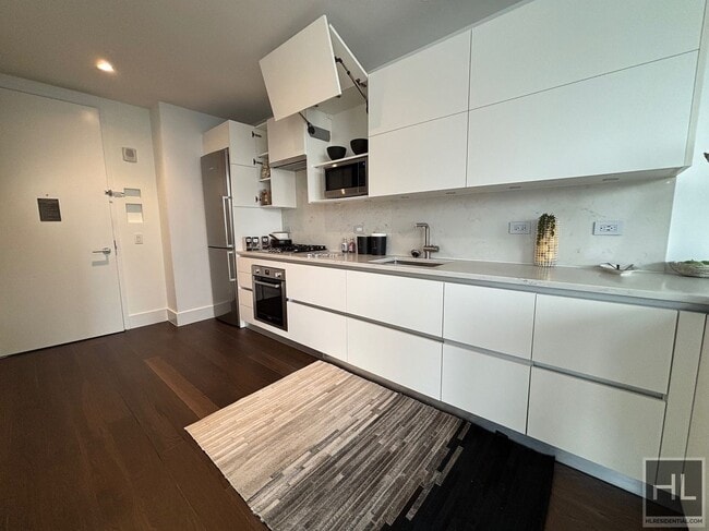 Photo - East 44th Street Unit 40N