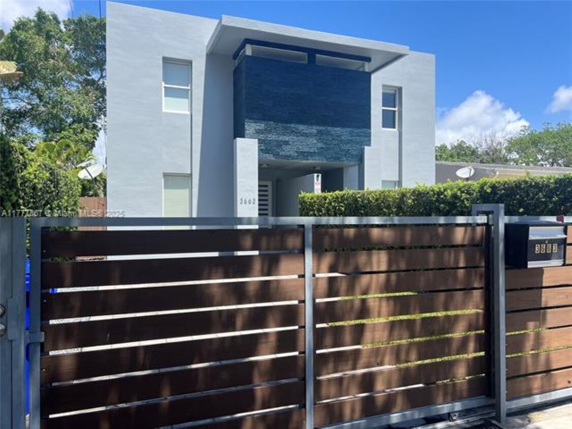 Photo - 3663 SW 15th St (Miami, FL)