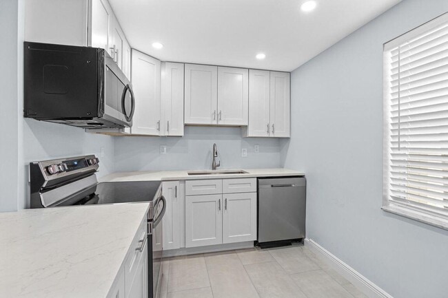 Photo - 221 Normandy Ln Unit 221