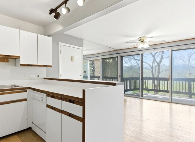 5511 E Lake Dr Unit D