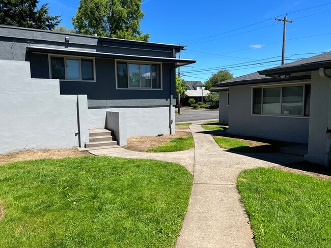 Photo - Stunning / Extra Large 1-Bedroom! Faux Hardwood Floors, Washer & Dryer, Stainless Appliances & Pe... Unit 215