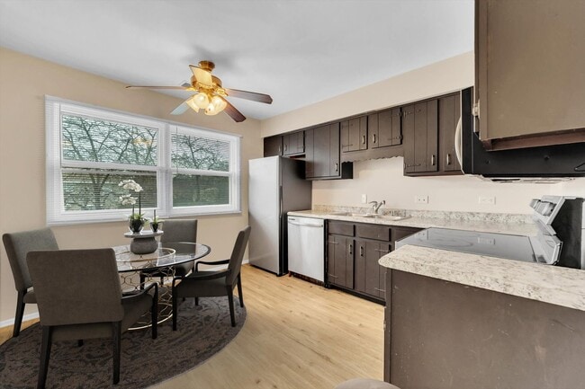 Photo - 4032 216th St