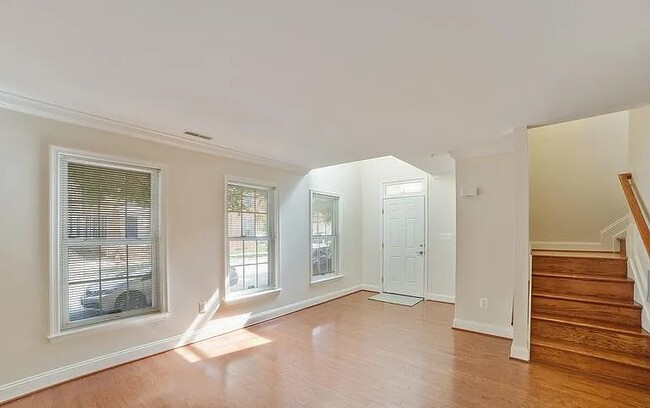 Photo - 849 Ramsay St Townhome